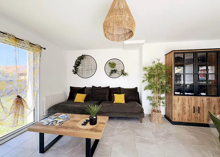 بيت للعطل Les Rochers - Raffinement Boise & A 5 Min En Voiture - Serenite Brétigny