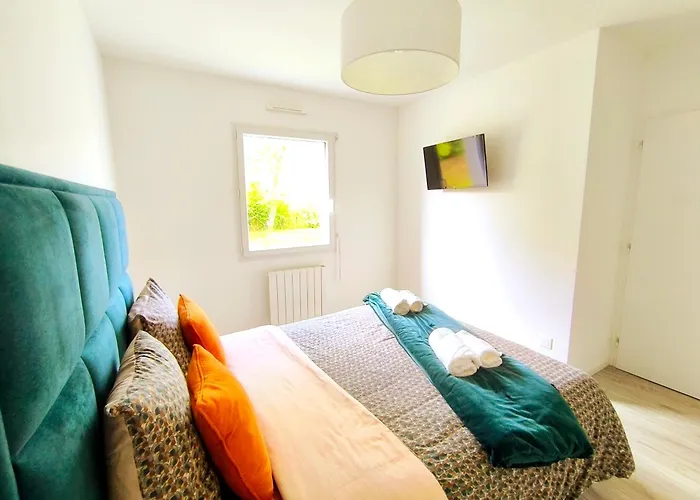 بيت للعطل Les Rochers - Raffinement Boise & A 5 Min En Voiture - Serenite Brétigny